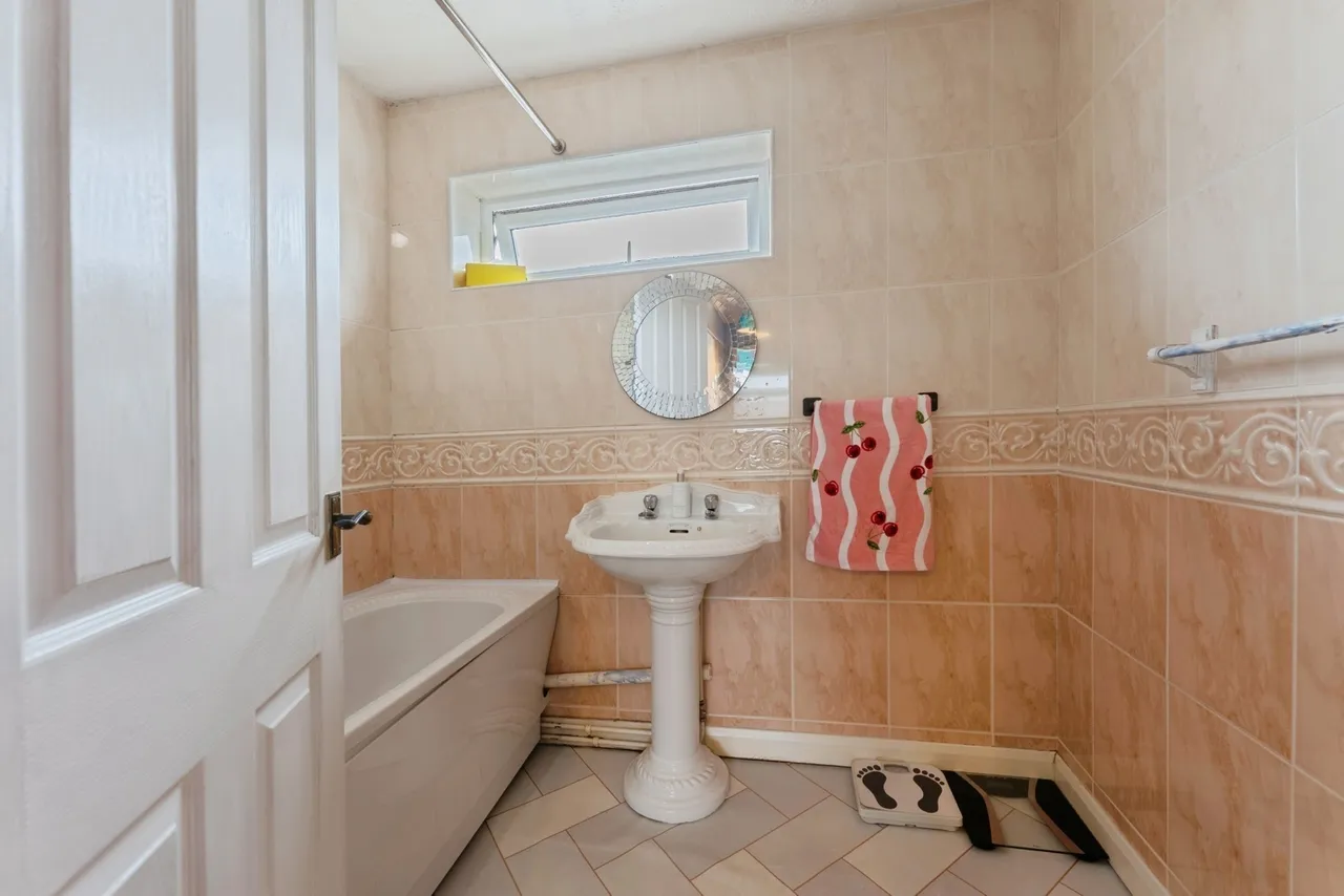Knottingley Drive, Great Sutton, CH66, photo 14