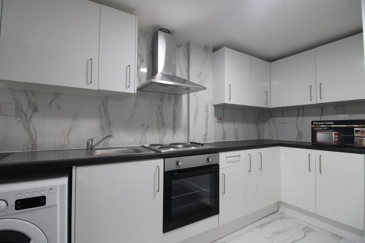 2 bed flat to rent, Castle Boulevard, NG7