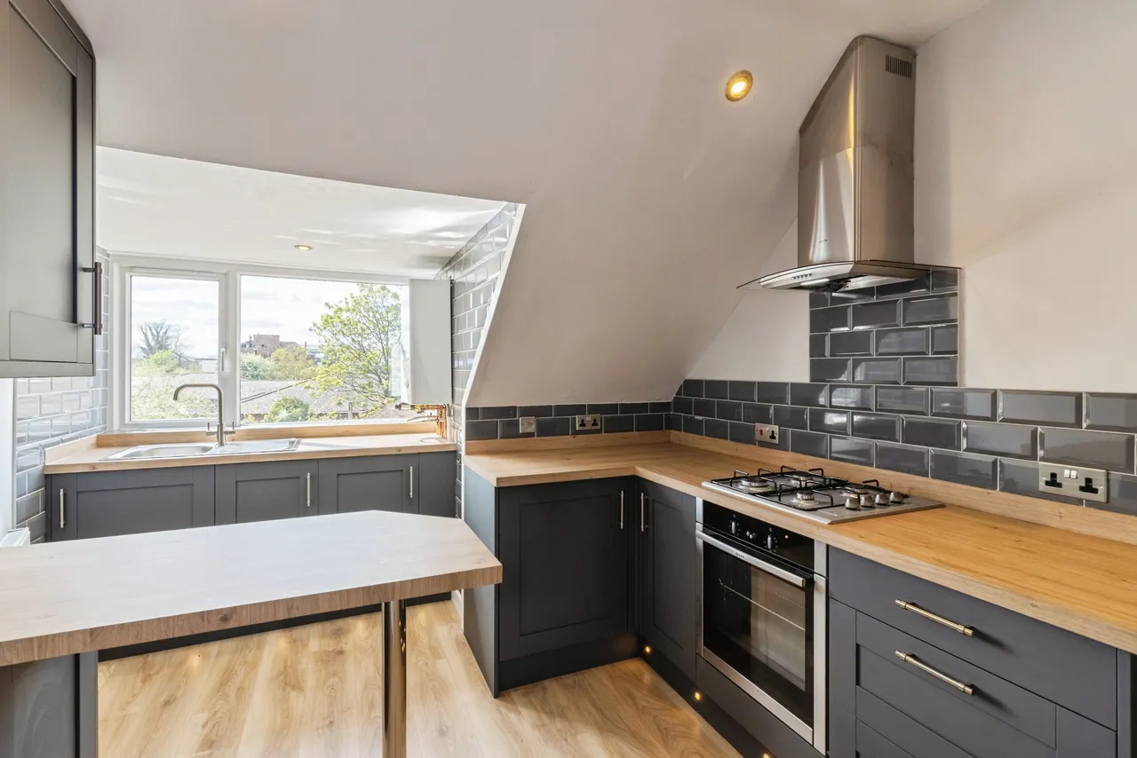 Goldington Avenue, Bedford, photo 7
