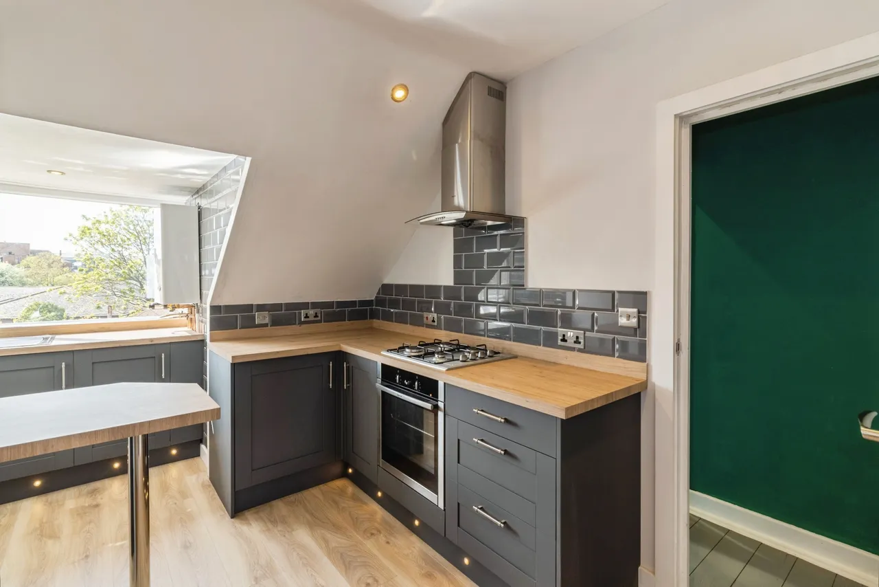 Goldington Avenue, Bedford, photo 5