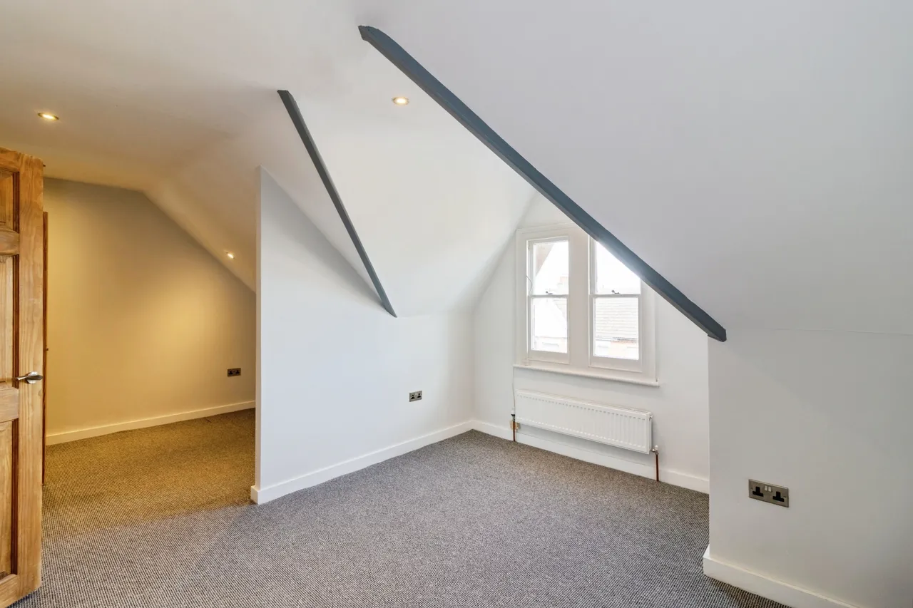 Goldington Avenue, Bedford, photo 8
