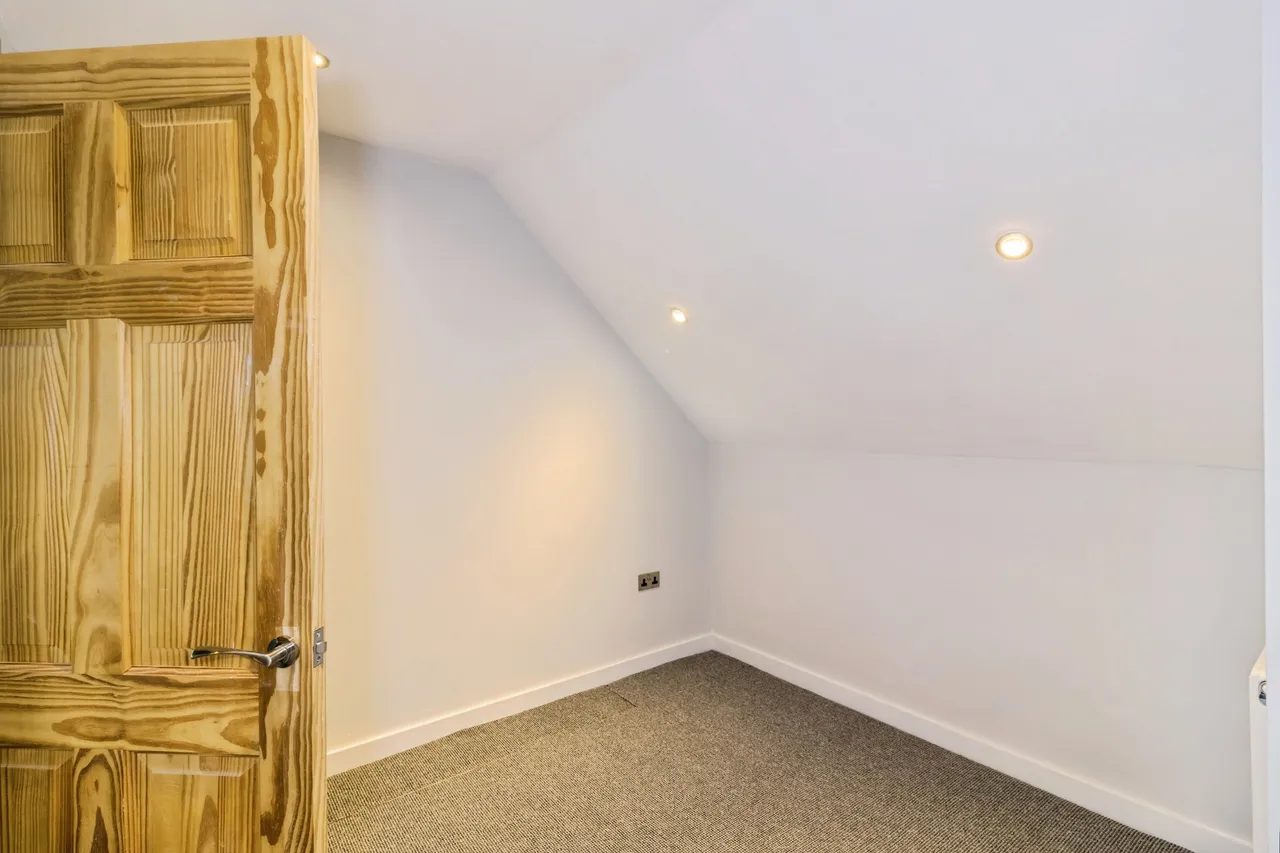 Goldington Avenue, Bedford, photo 12