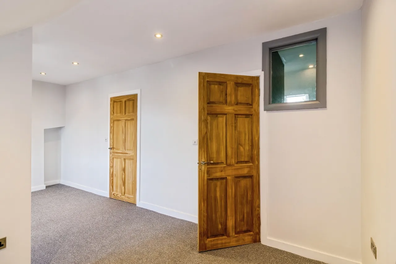 Goldington Avenue, Bedford, photo 10