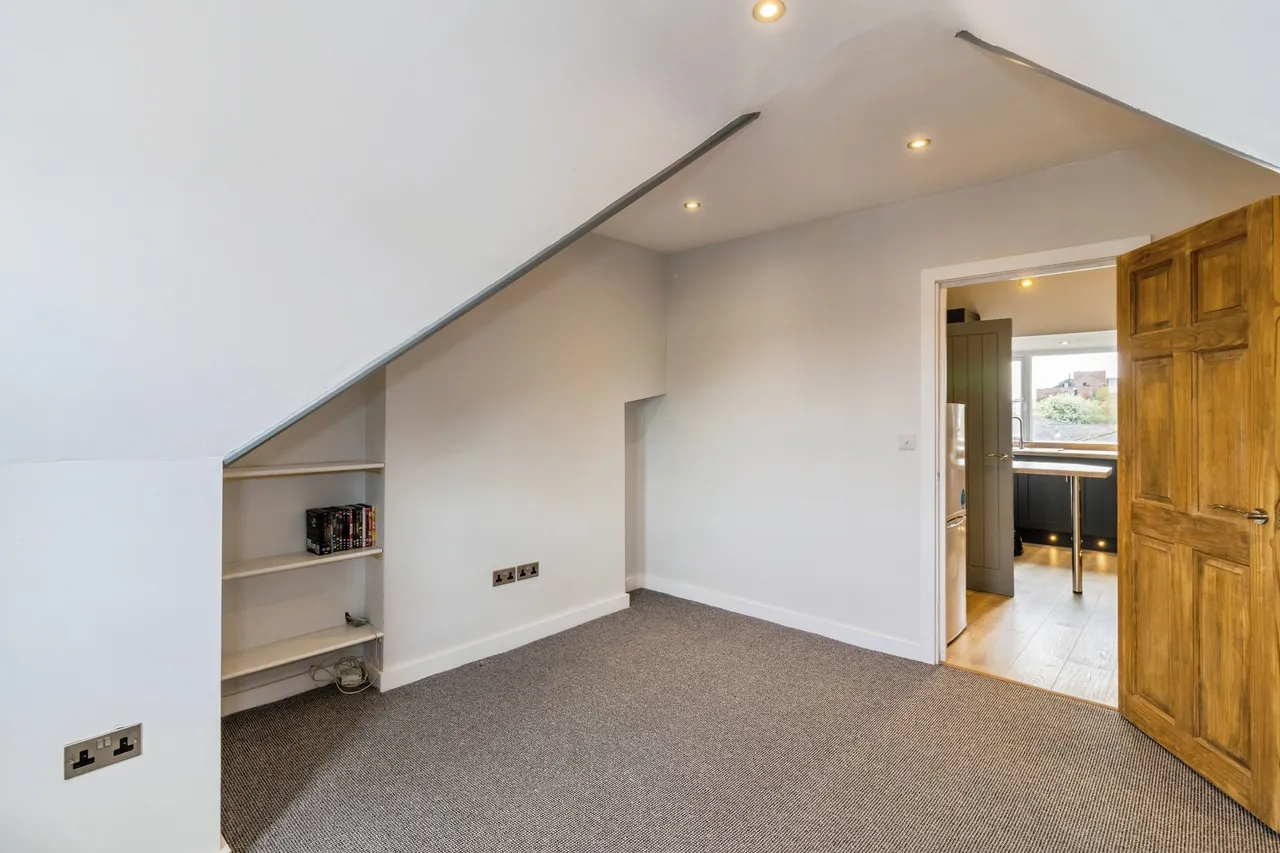 Goldington Avenue, Bedford, photo 6