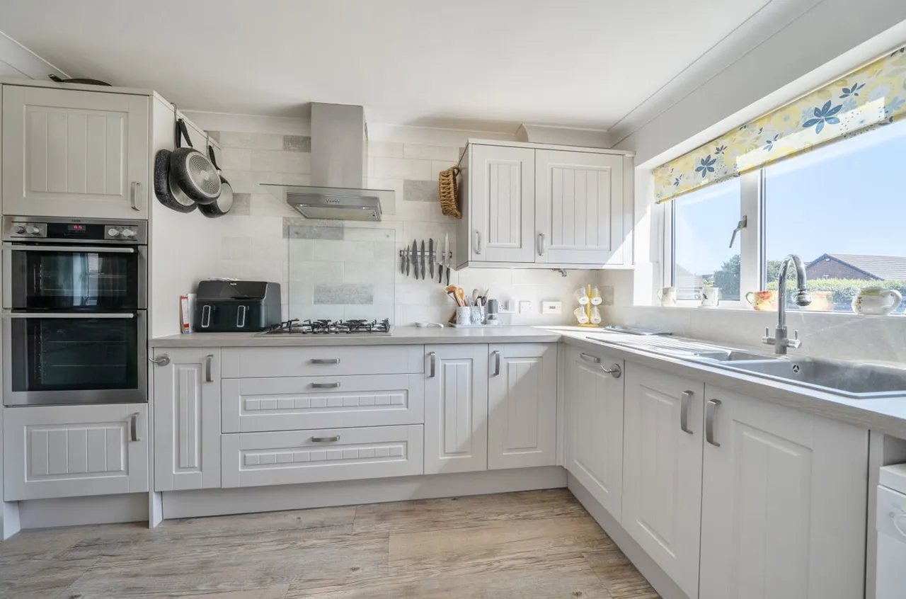 Avebury Close, Bracklesham Bay, PO20, photo 6