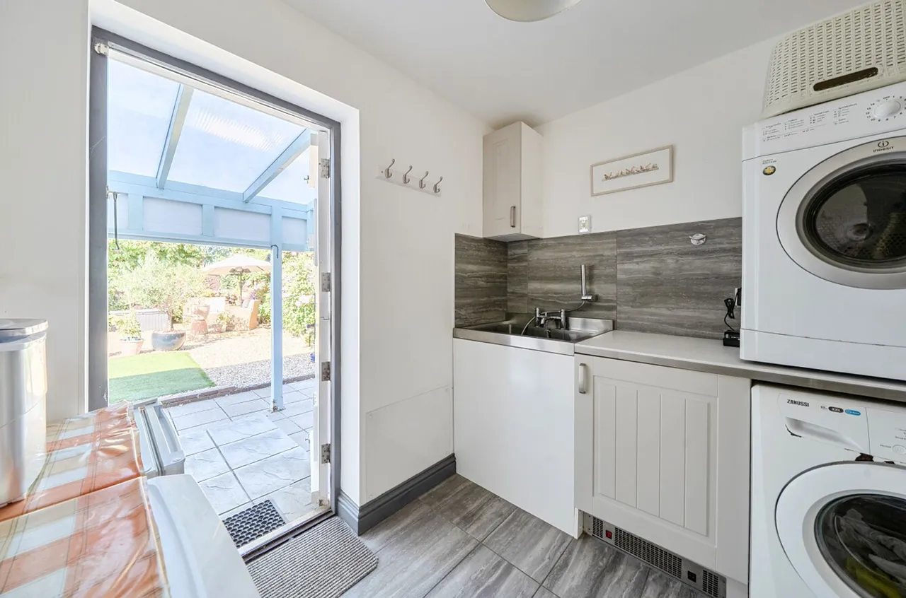 Avebury Close, Bracklesham Bay, PO20, photo 18