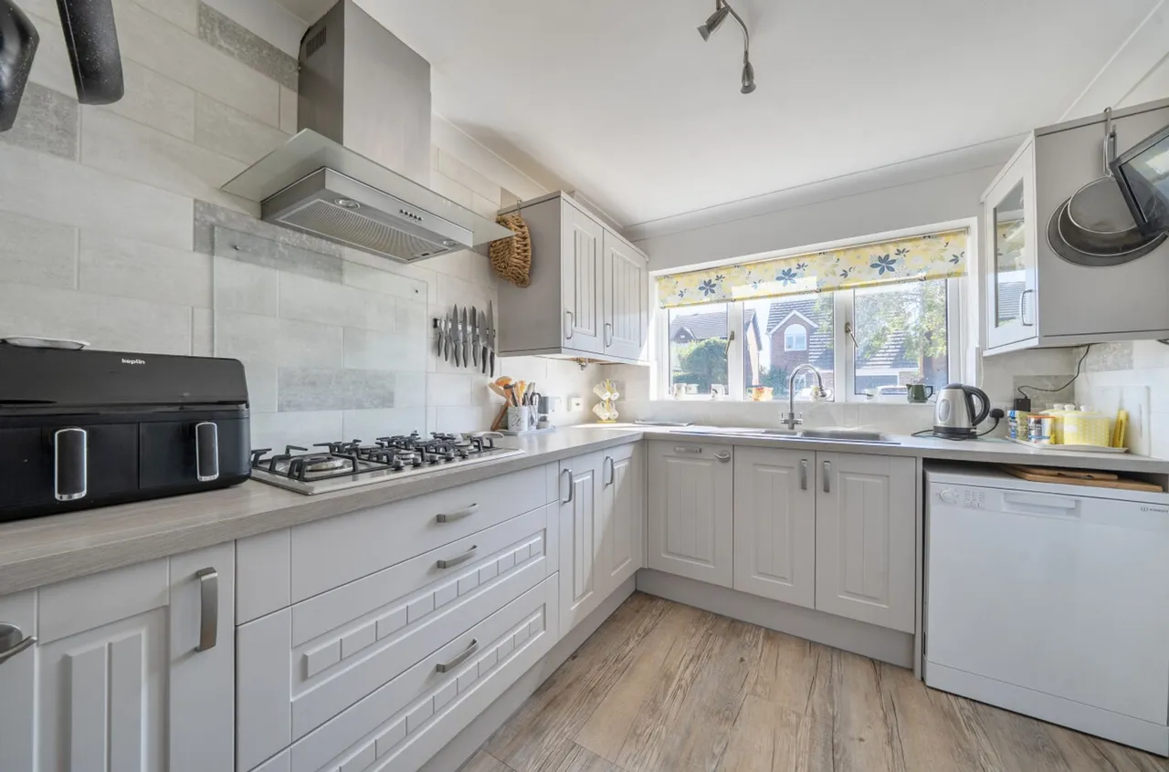 Avebury Close, Bracklesham Bay, PO20, photo 7