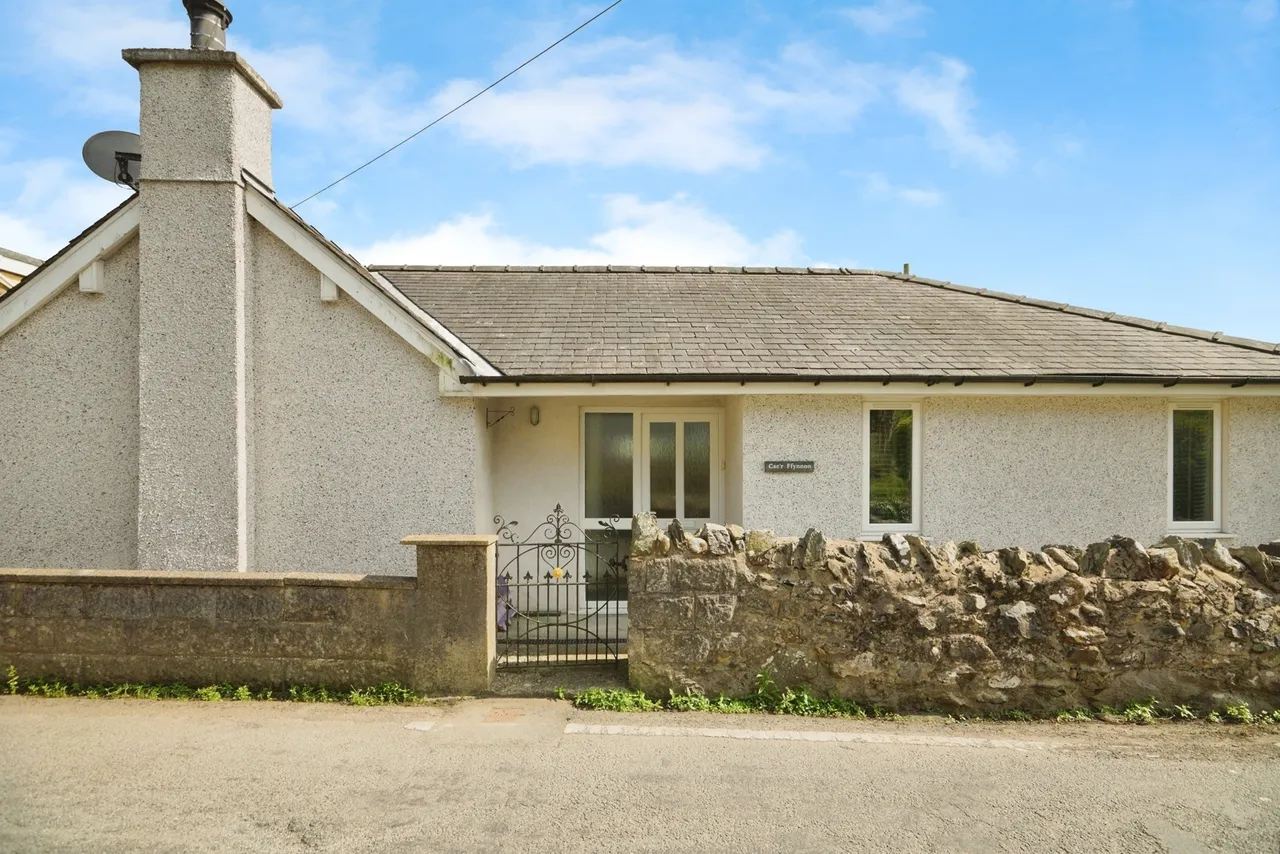 3 bed house for sale, Waunfawr, Caernarfon, LL55