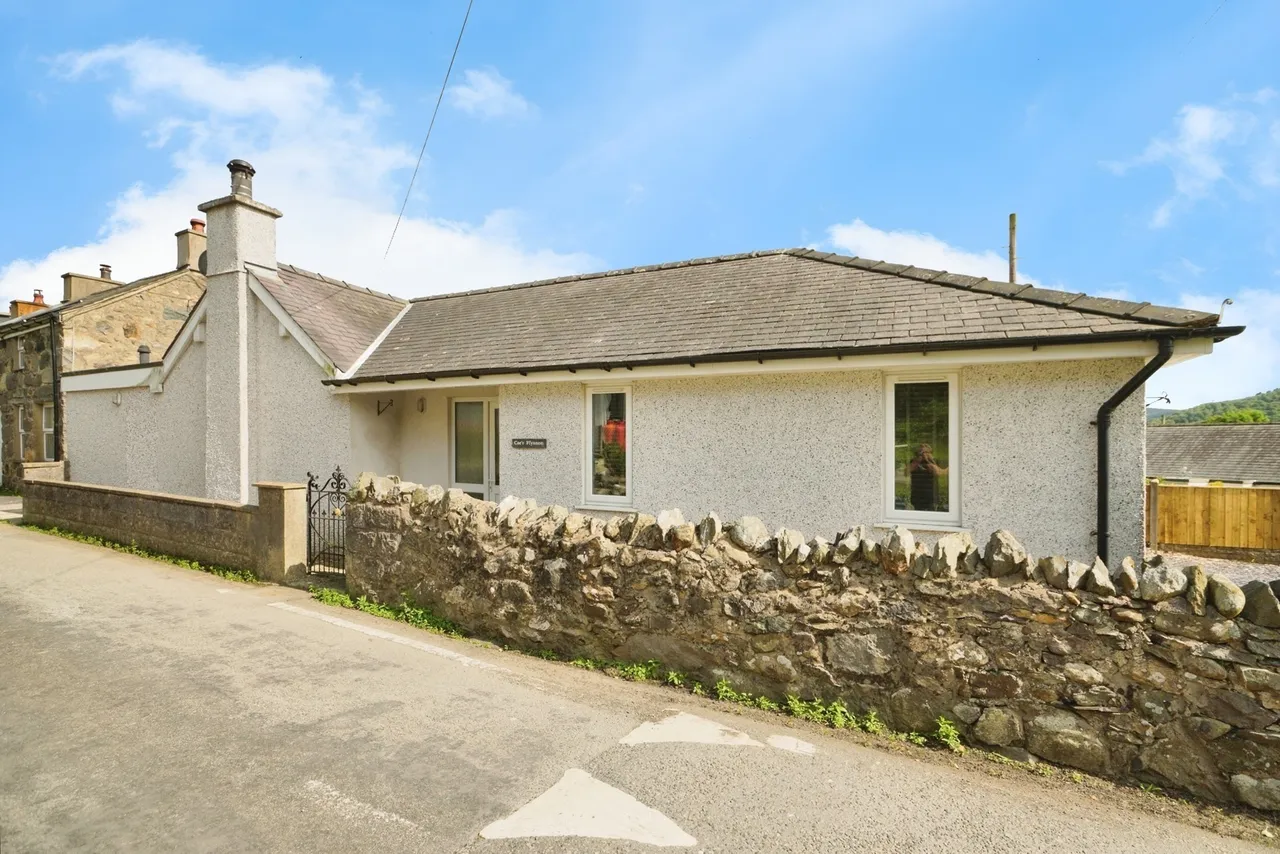 Waunfawr, Caernarfon, LL55, photo 11