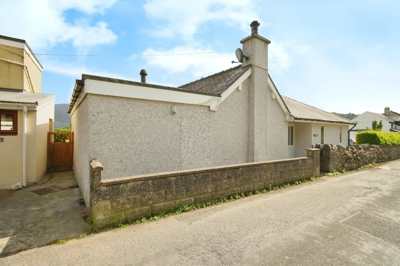 Waunfawr, Caernarfon, LL55, photo 17