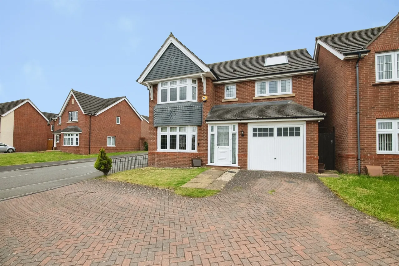 4 bed house for sale — Upper Church Lane, Tipton
