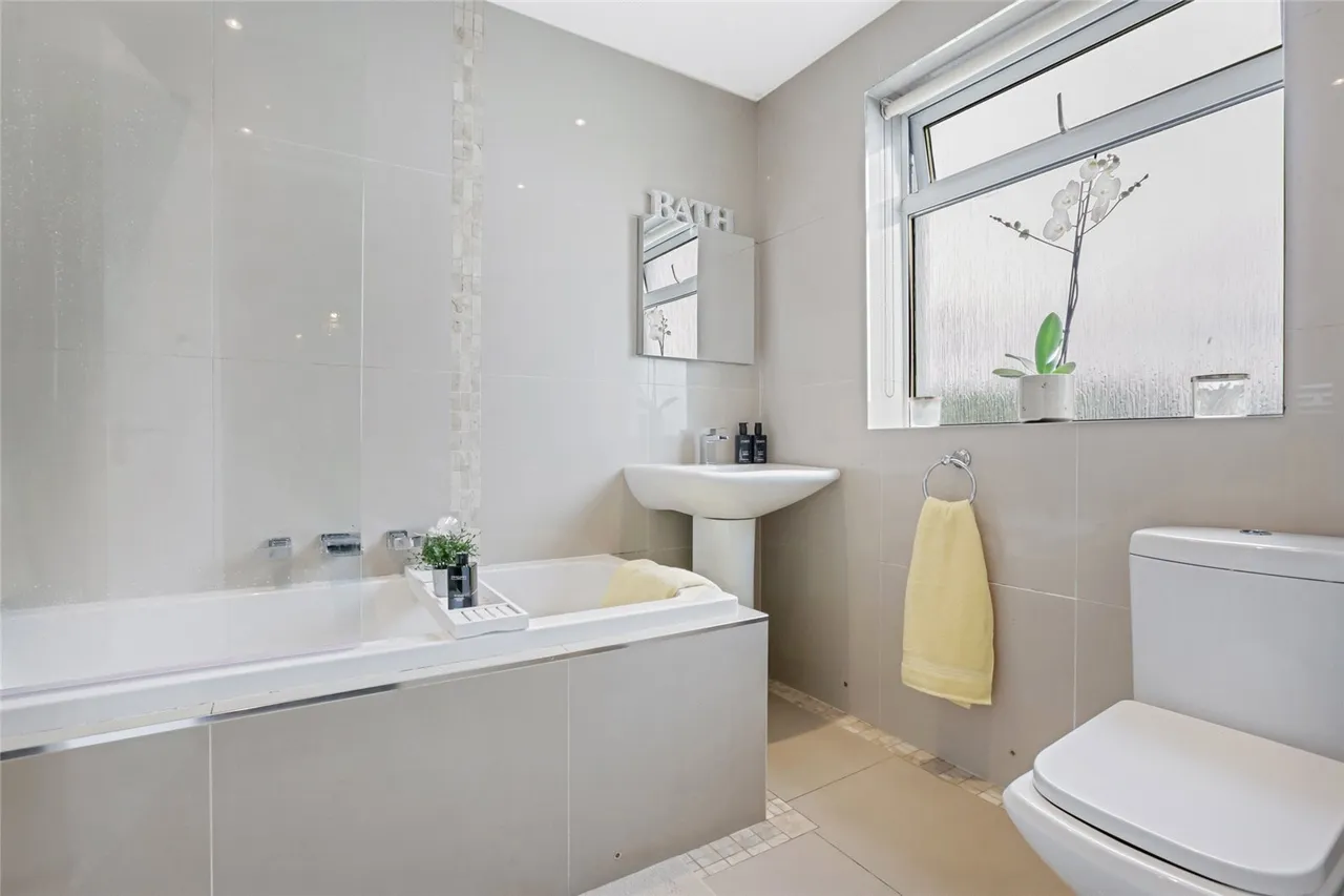 Crosslees Drive, Thornliebank, Glasgow, East Renfrewshire, G46, photo 14