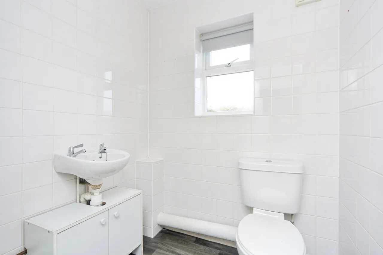 St. Andrews Road, Colwyn Bay, LL29, photo 13