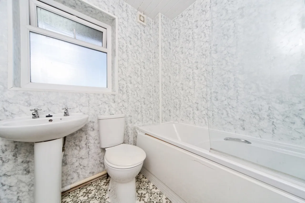 St. Andrews Road, Colwyn Bay, LL29, photo 4