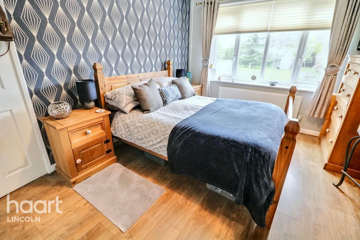 Bunkers Hill, Lincoln, LN2, photo 13
