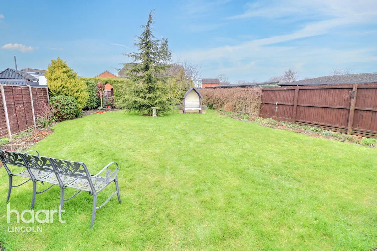Bunkers Hill, Lincoln, LN2, photo 20