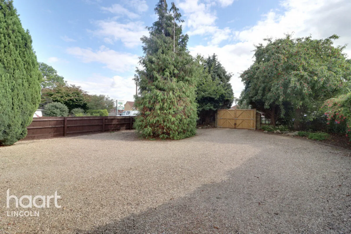 Bunkers Hill, Lincoln, LN2, photo 24