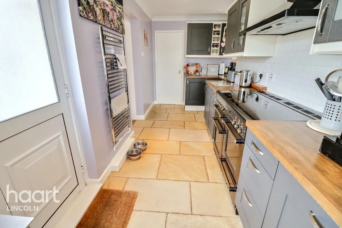 Bunkers Hill, Lincoln, LN2, photo 9