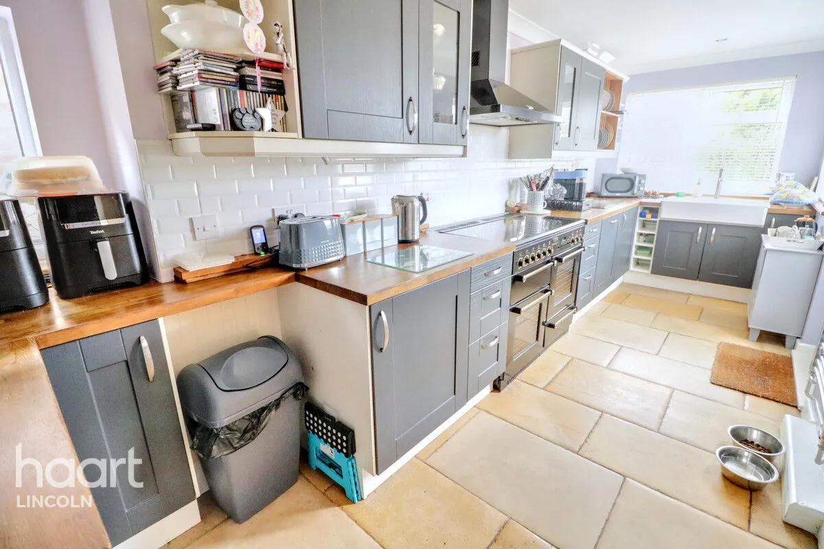 Bunkers Hill, Lincoln, LN2, photo 8