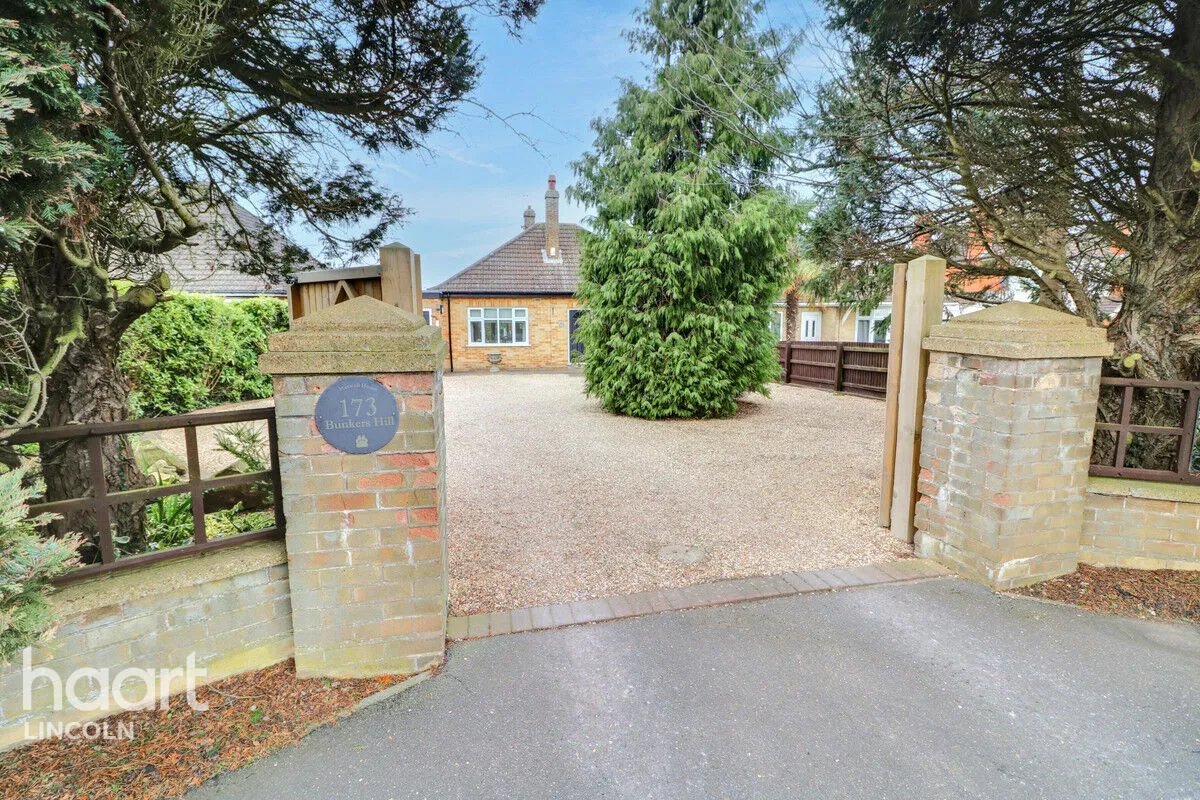 Bunkers Hill, Lincoln, LN2, photo 25