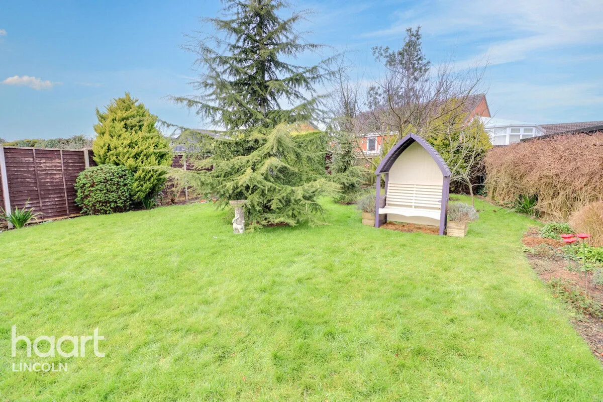 Bunkers Hill, Lincoln, LN2, photo 22