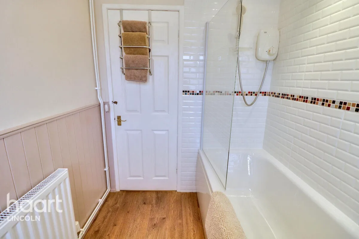 Bunkers Hill, Lincoln, LN2, photo 17