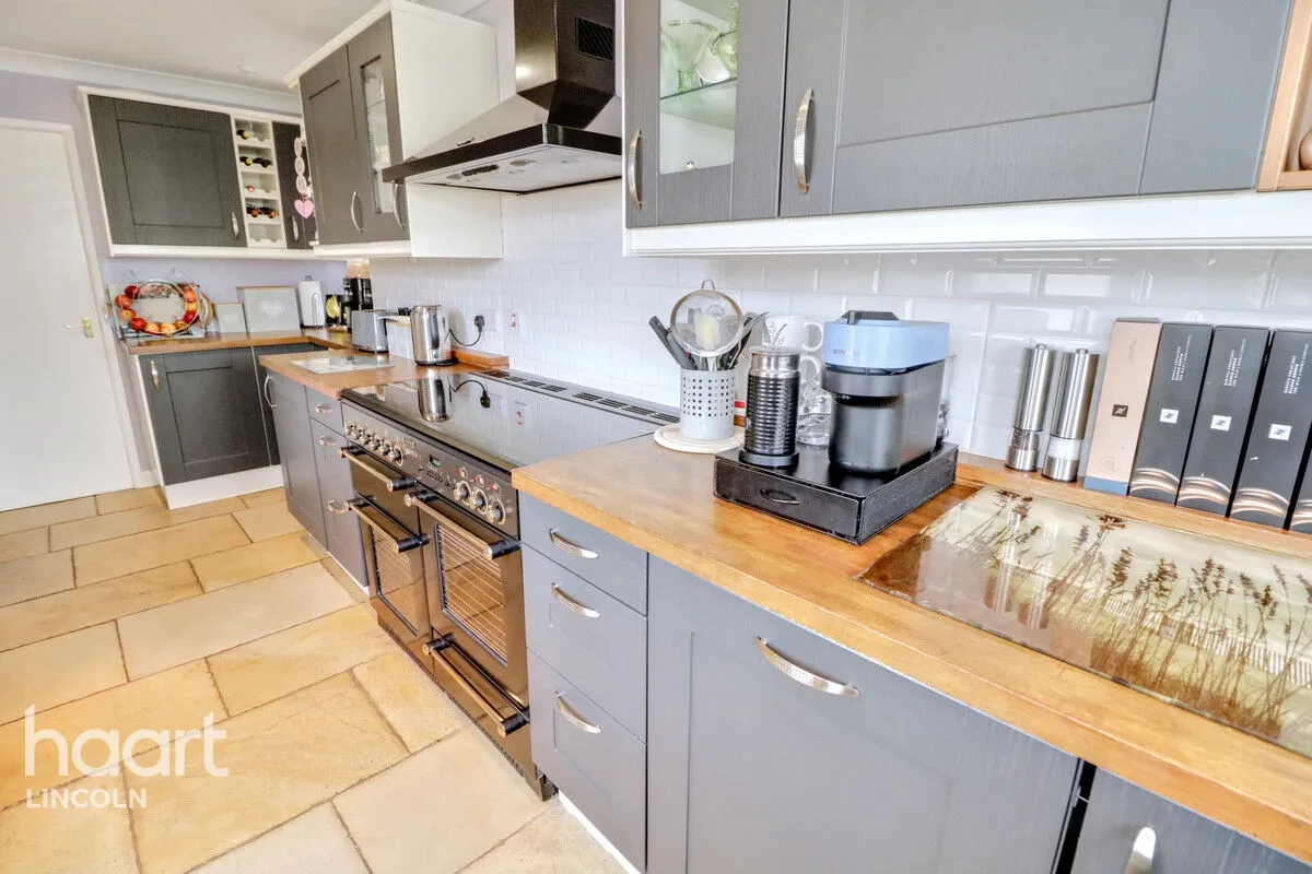 Bunkers Hill, Lincoln, LN2, photo 10