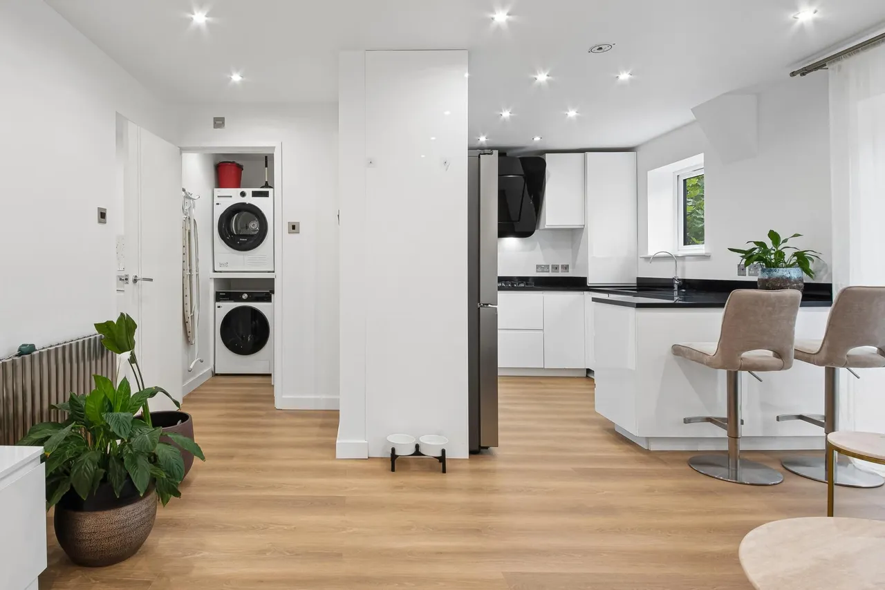 Weseley Avenue, E16, photo 2