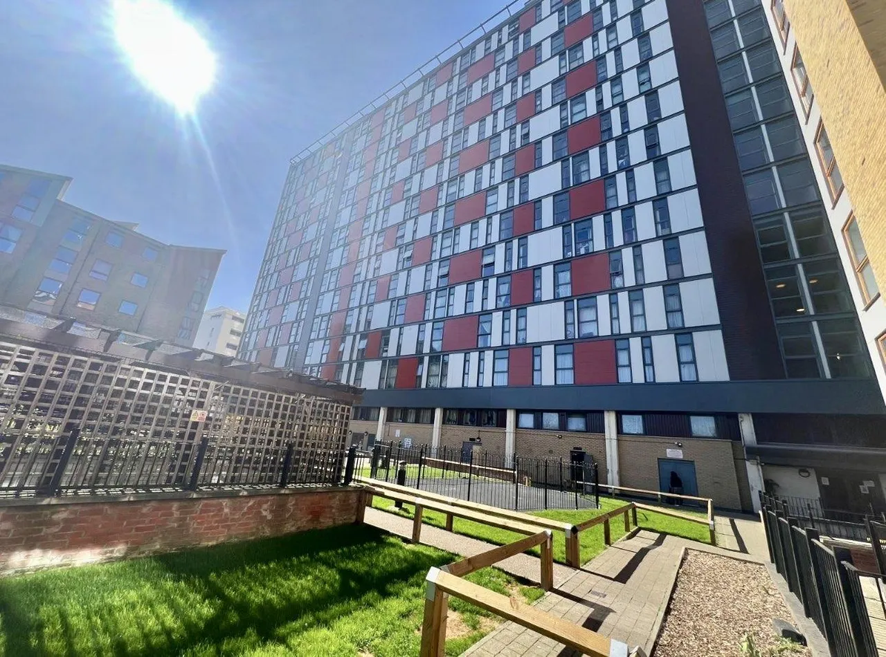 2 bed flat to rent, London Road, Croydon, CR0