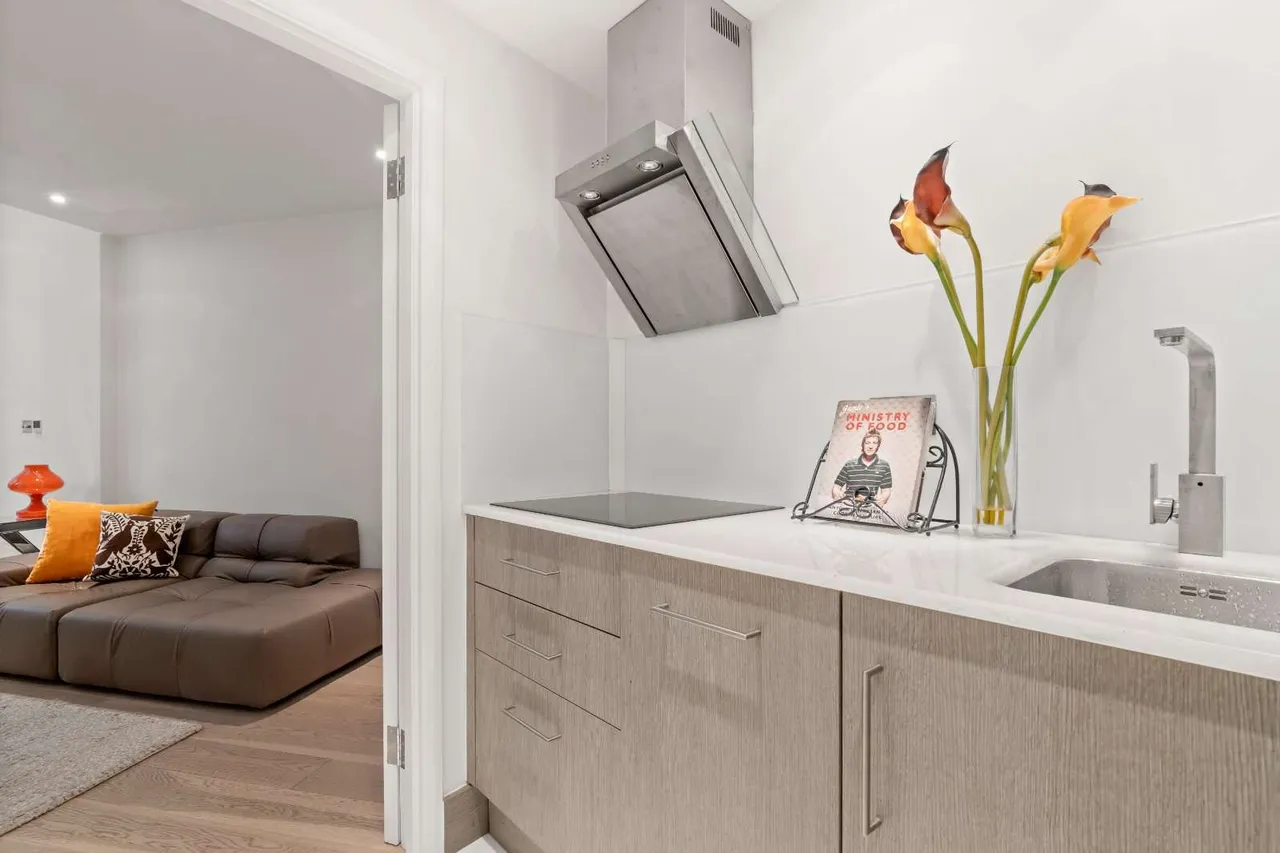 Bina Gardens, London, SW5 0LA, photo 3