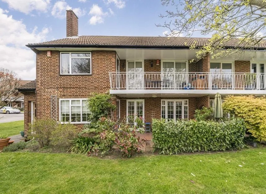 3 bed flat for sale — Thames Village, Chiswick, W4