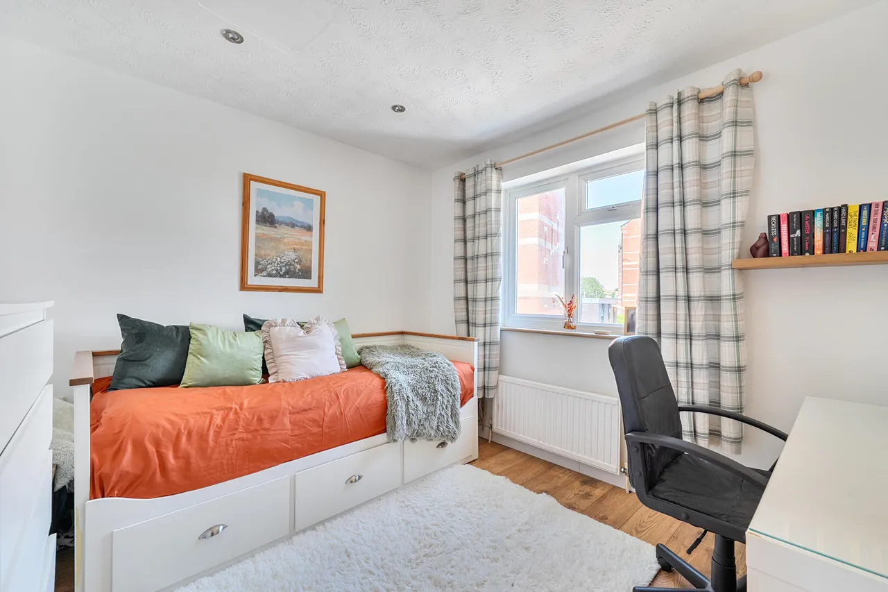 Le Marchant Close, Devizes, SN10, photo 18