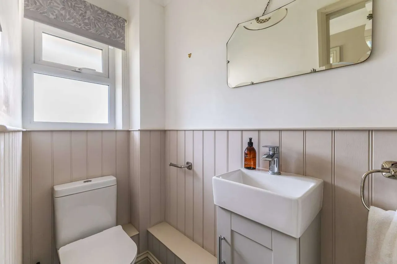 Sudeley Drive, South Cerney, Cirencester, Gloucestershire, GL7 5XN, photo 9