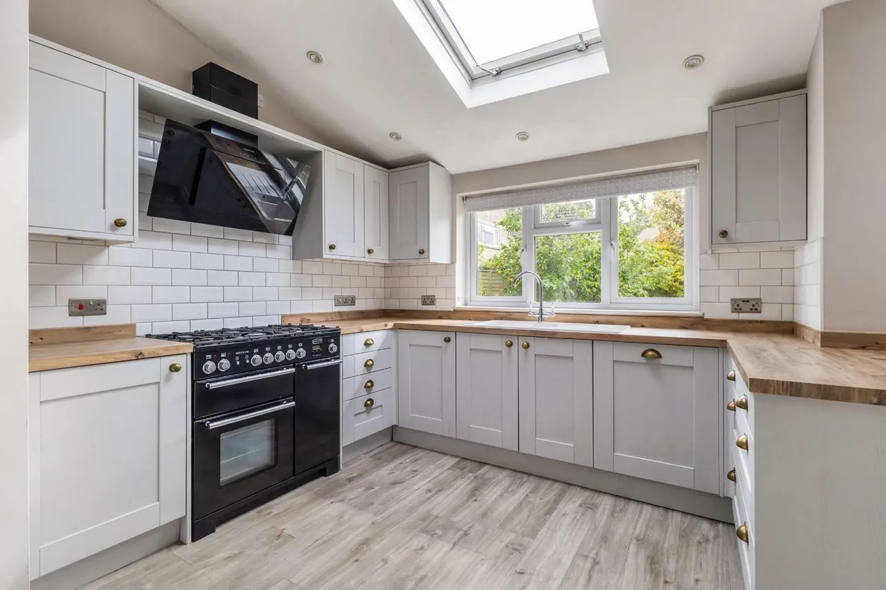 Sudeley Drive, South Cerney, Cirencester, Gloucestershire, GL7 5XN, photo 3