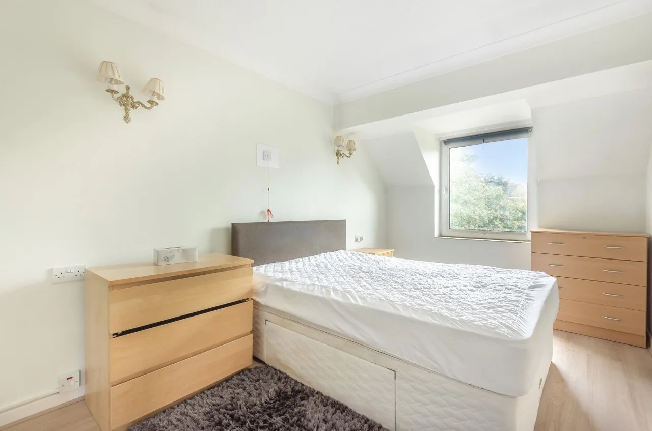 Park Avenue, Bromley, BR1, photo 3