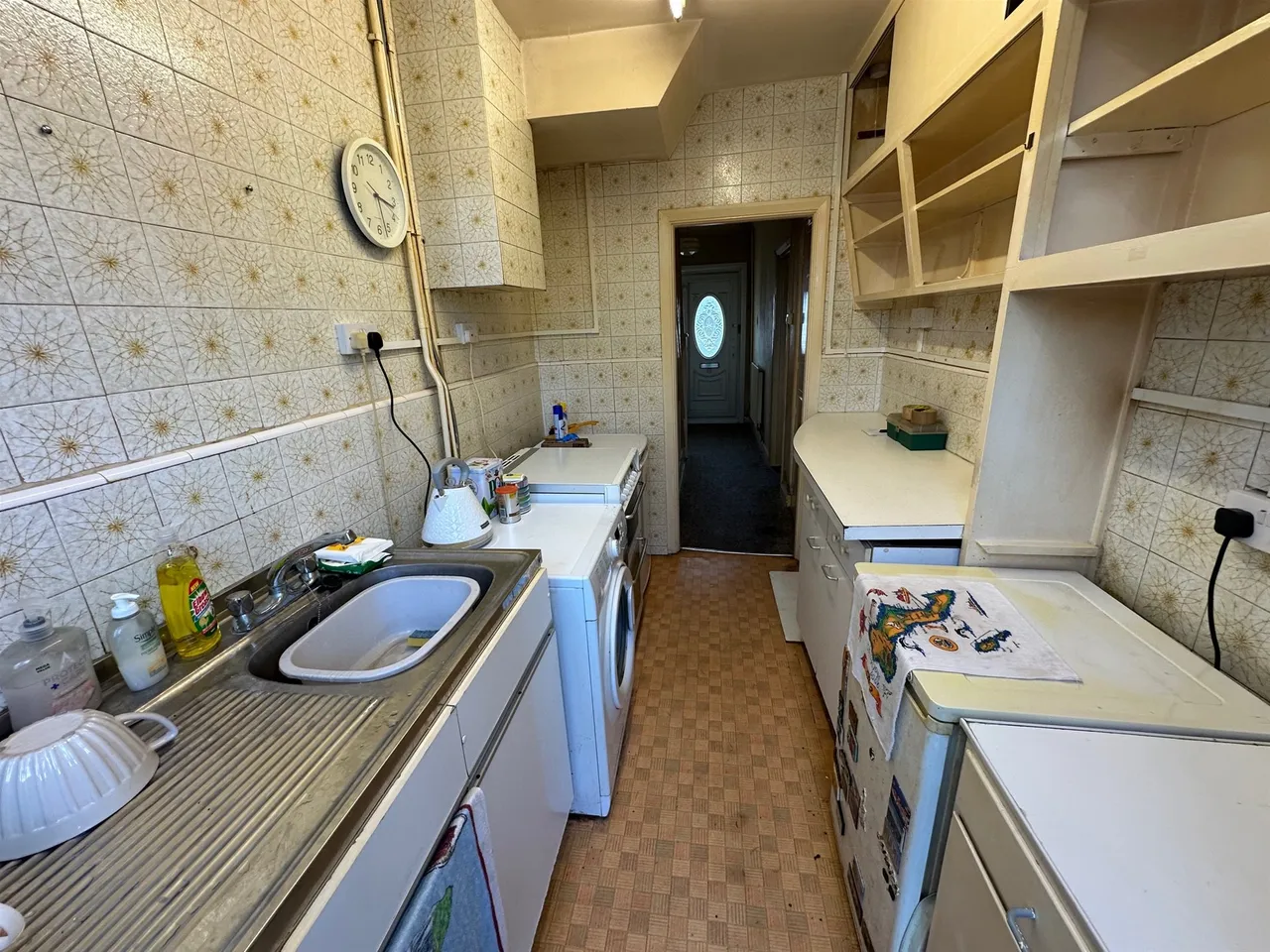 HAVERING GARDENS, Romford, Essex RM6 5AA, photo 6