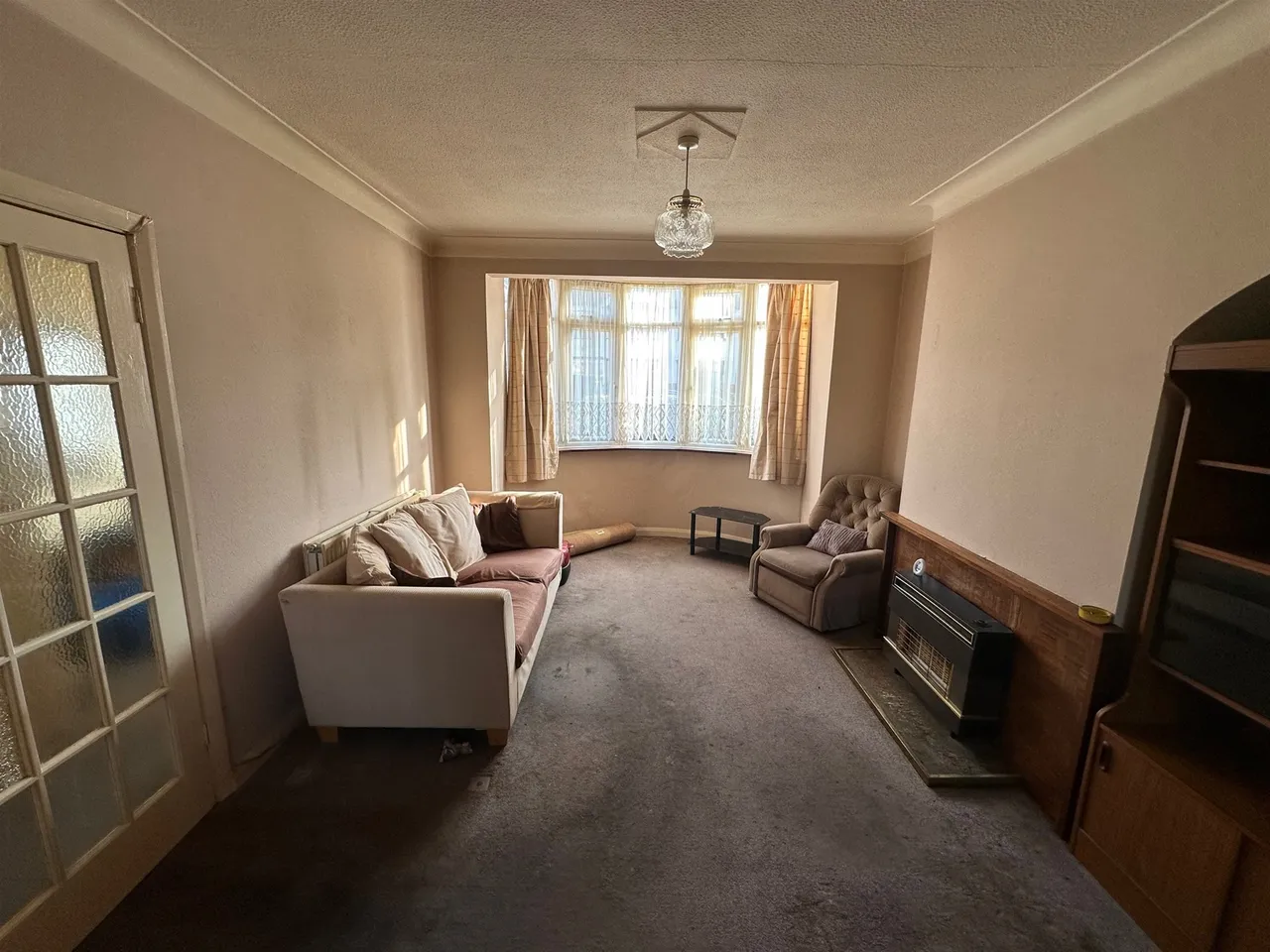 HAVERING GARDENS, Romford, Essex RM6 5AA, photo 2