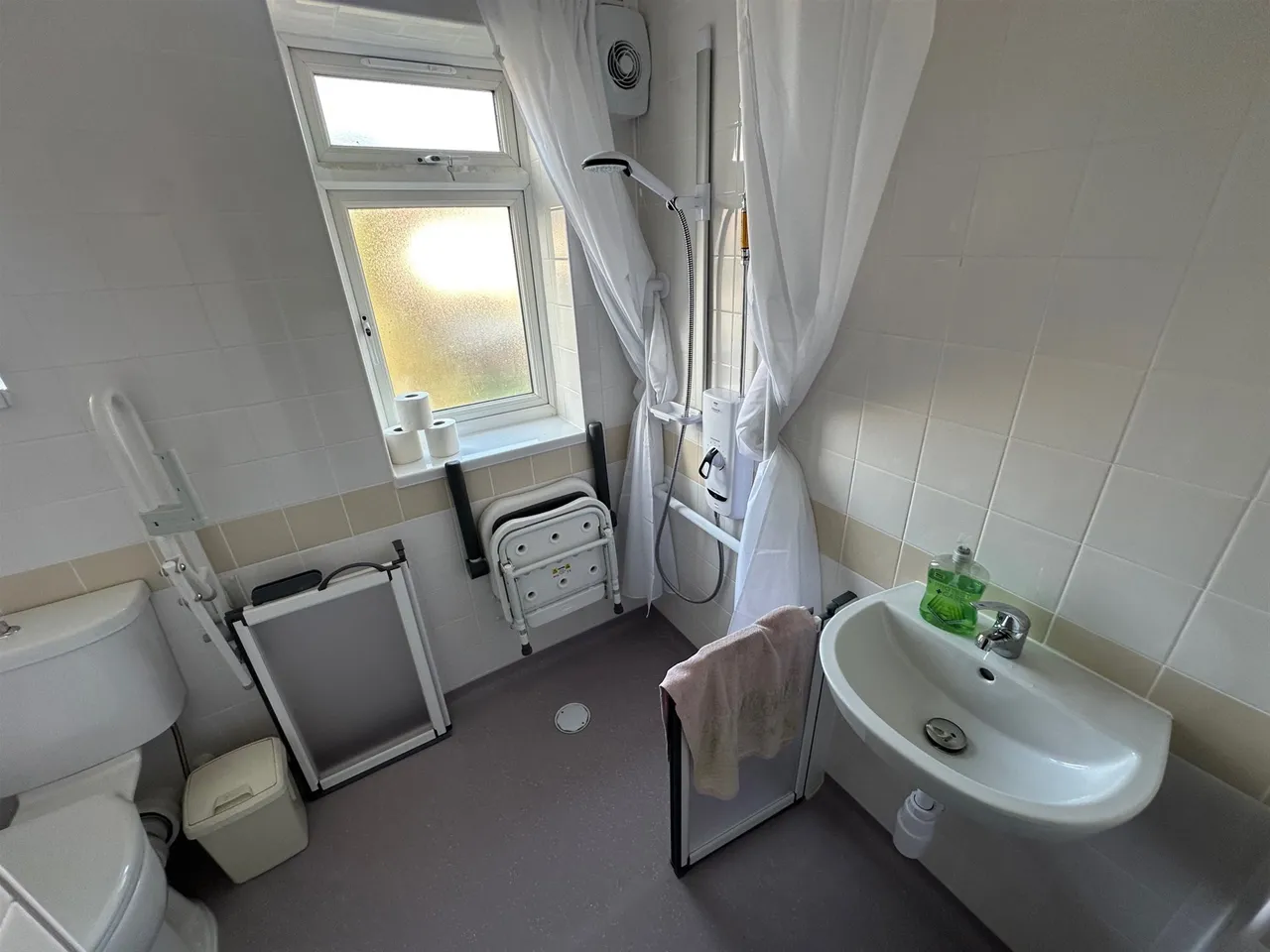 HAVERING GARDENS, Romford, Essex RM6 5AA, photo 14