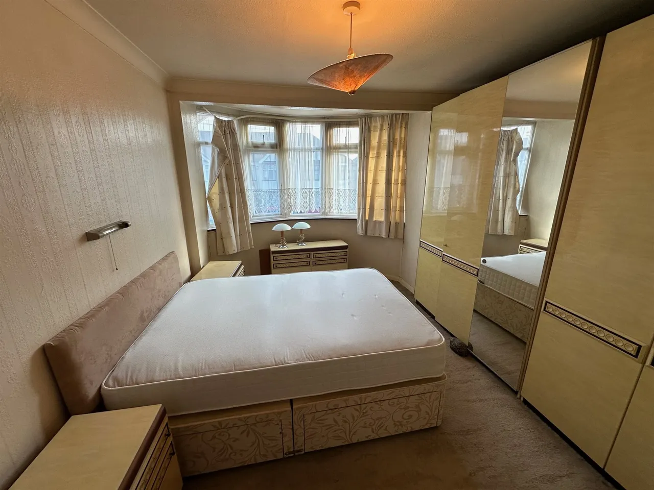 HAVERING GARDENS, Romford, Essex RM6 5AA, photo 8