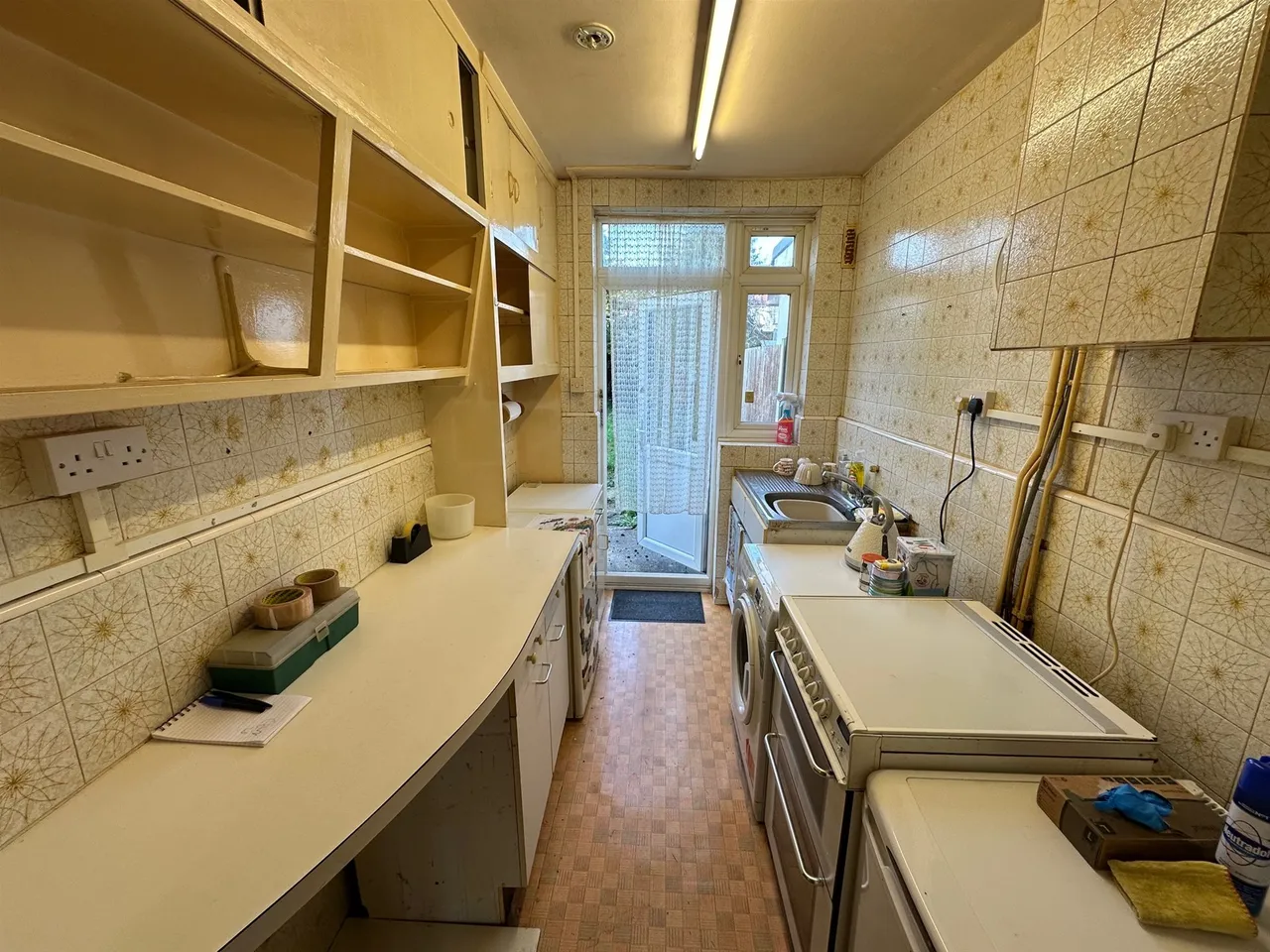 HAVERING GARDENS, Romford, Essex RM6 5AA, photo 5