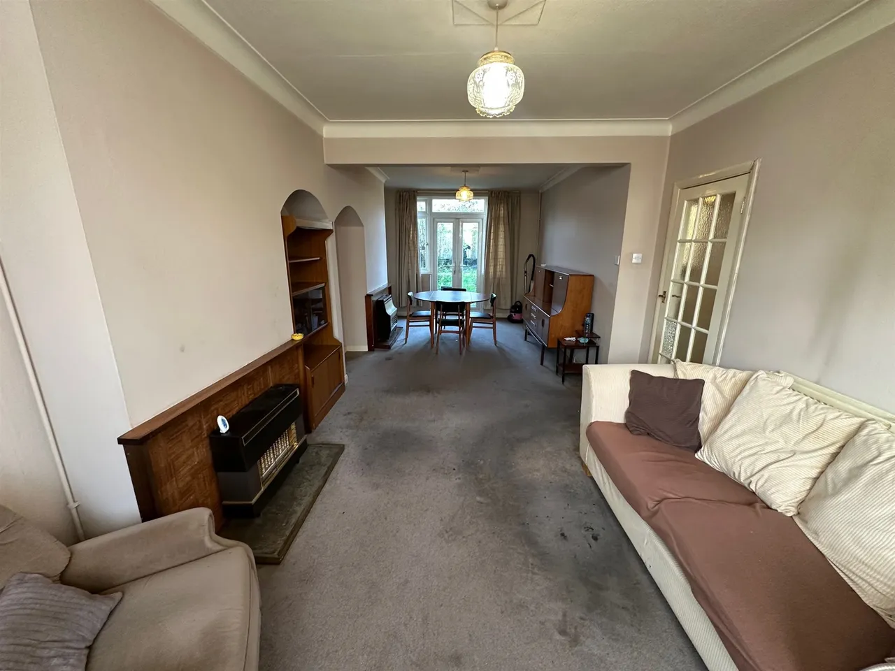 HAVERING GARDENS, Romford, Essex RM6 5AA, photo 3