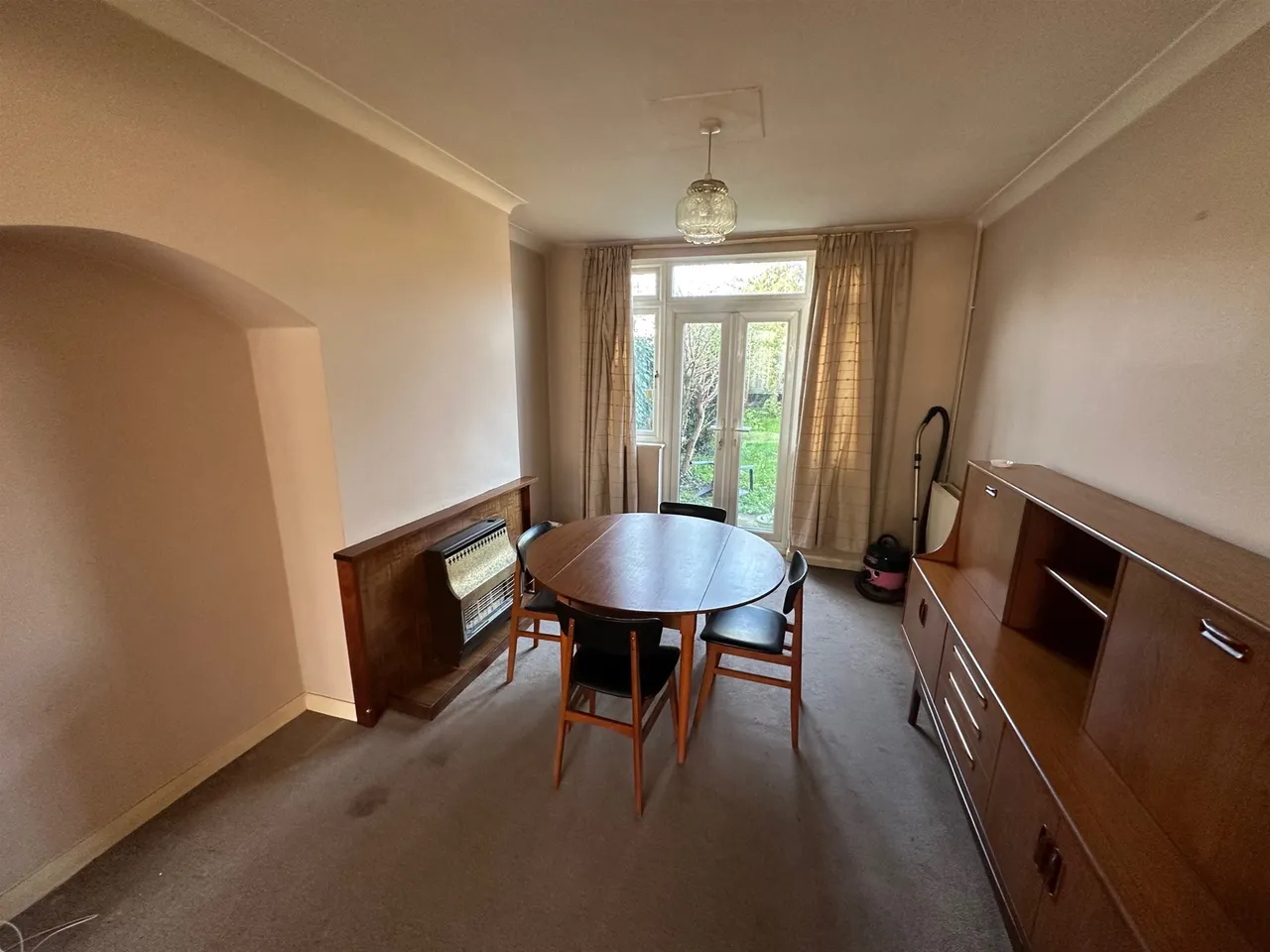 HAVERING GARDENS, Romford, Essex RM6 5AA, photo 4