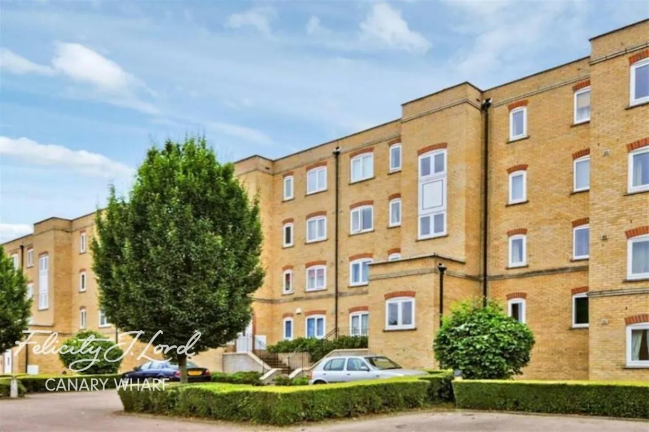 3 bed flat to rent, Seyssel Street