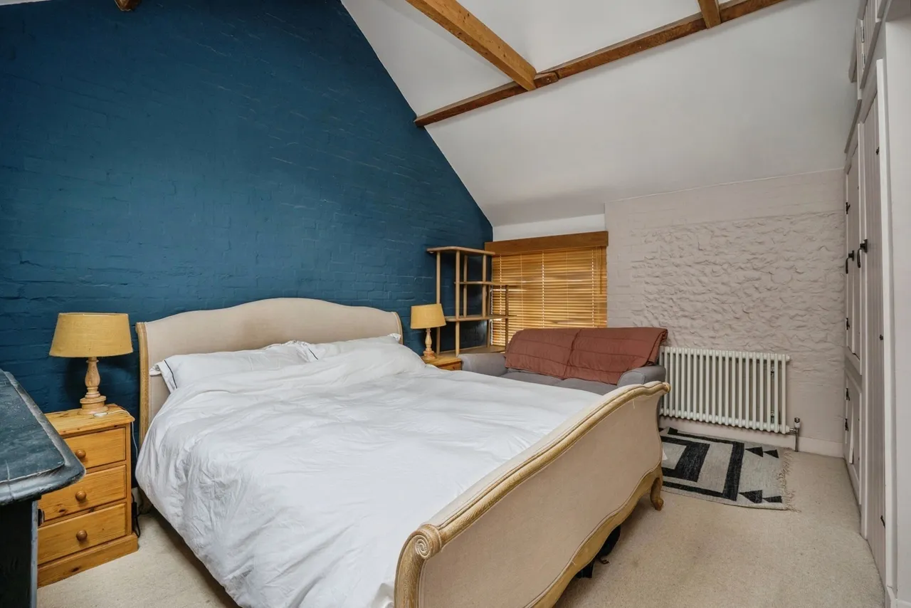 East Meon Road, Clanfield, PO8, photo 12
