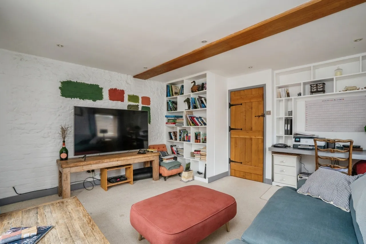 East Meon Road, Clanfield, PO8, photo 17