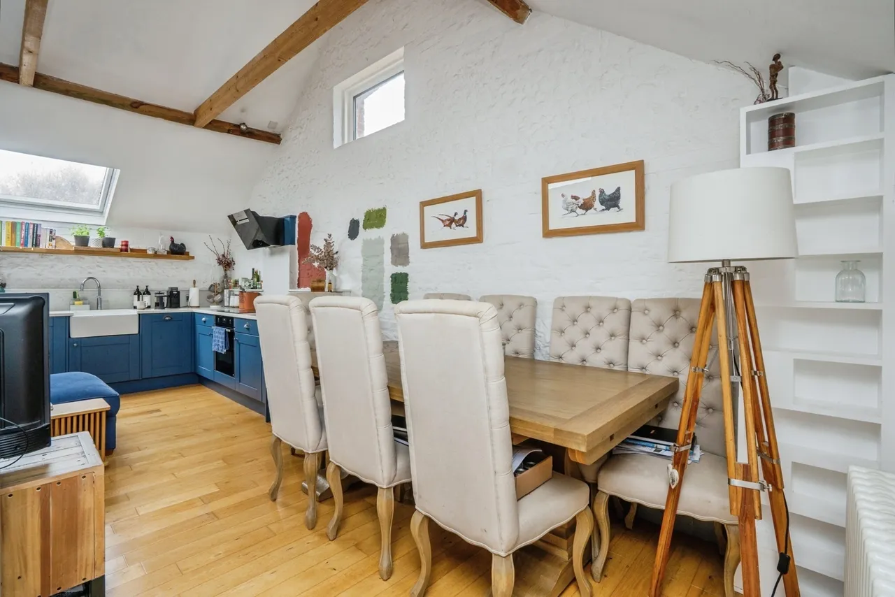 East Meon Road, Clanfield, PO8, photo 3