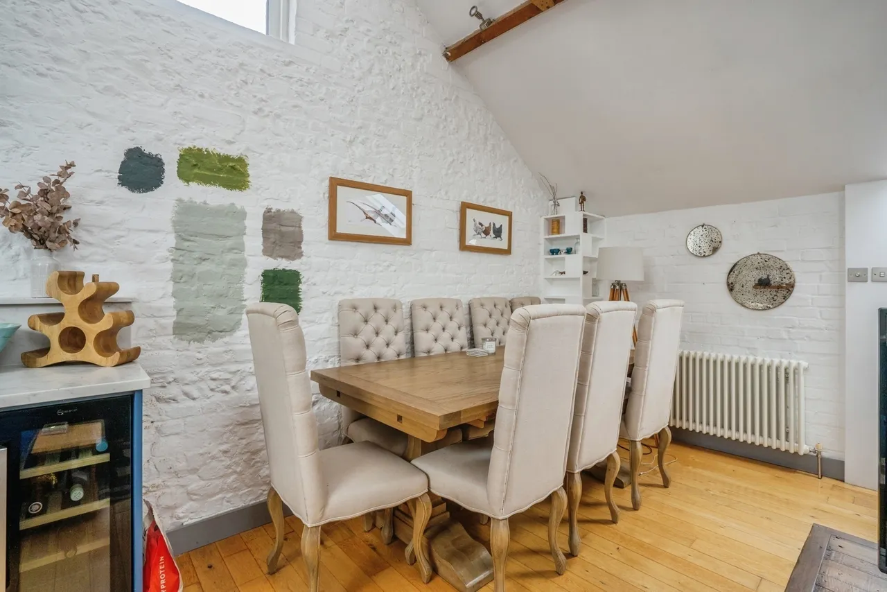 East Meon Road, Clanfield, PO8, photo 4
