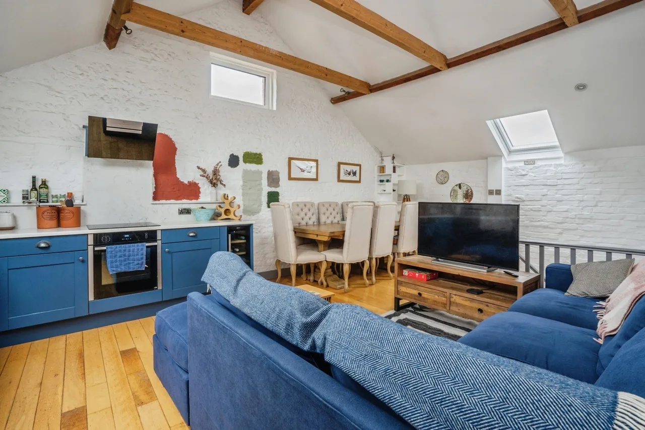 East Meon Road, Clanfield, PO8, photo 6