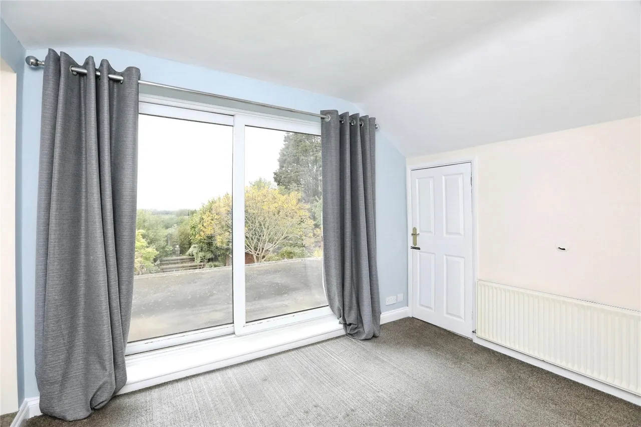 Drake Avenue, Minster on Sea, ME12, photo 13