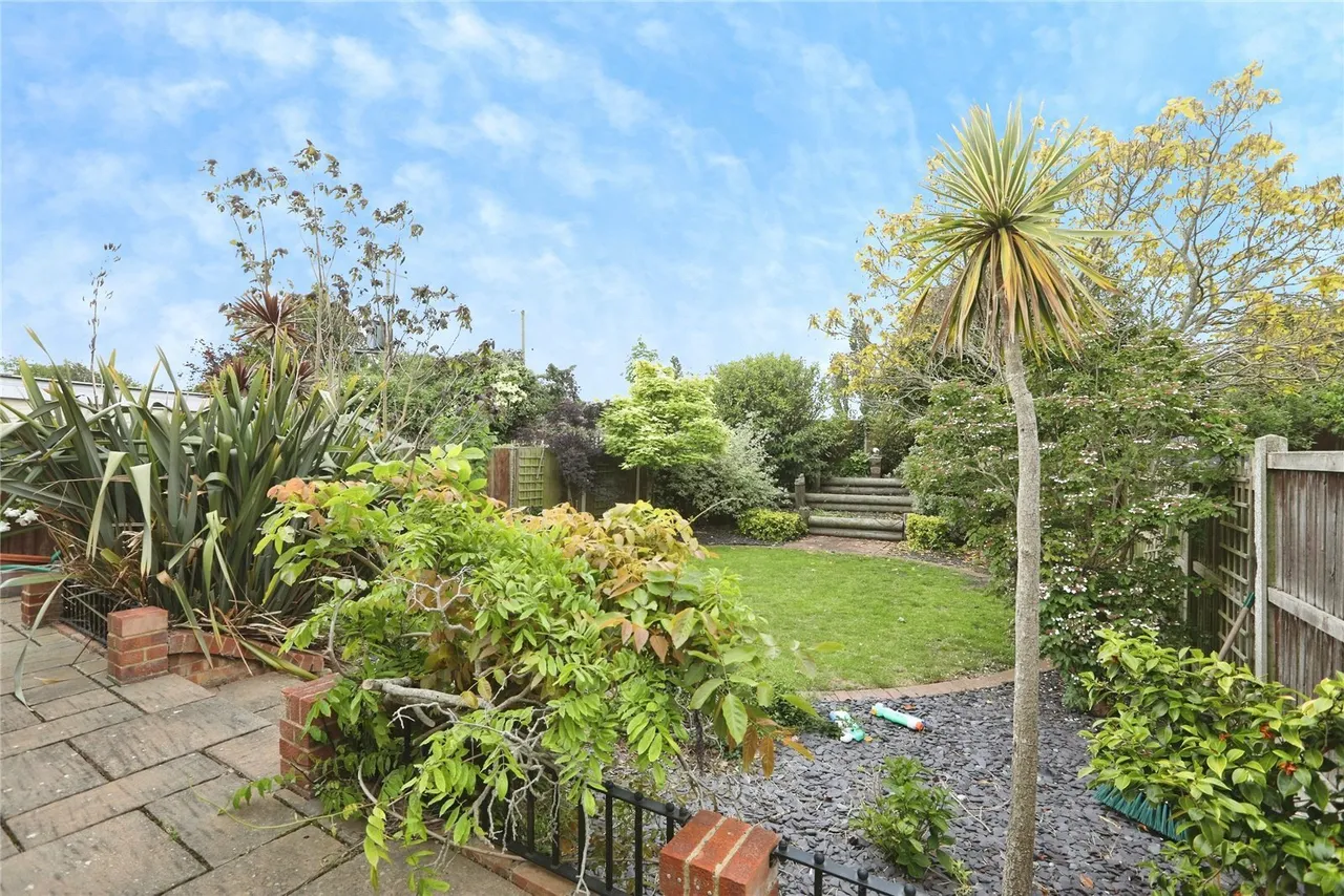 Drake Avenue, Minster on Sea, ME12, photo 17